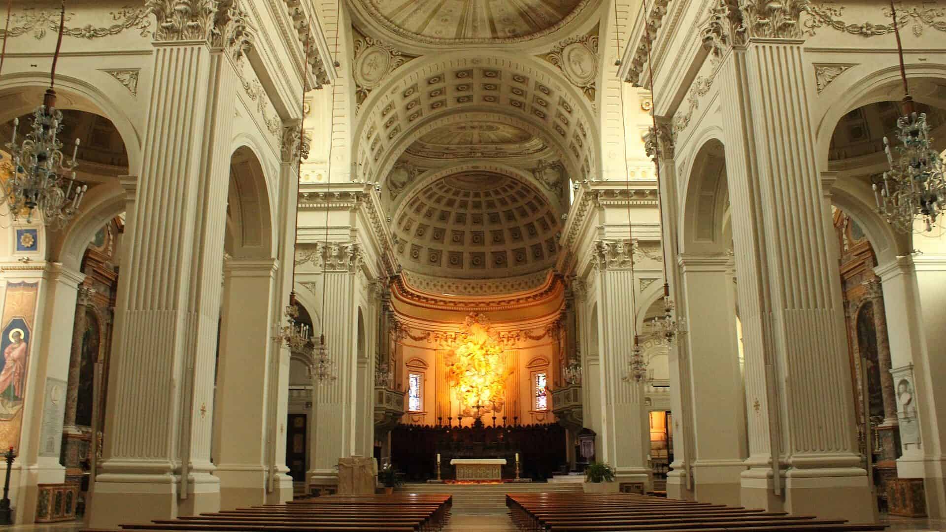 The interior of the duomo of Fermo (image source: paolo vitulli)